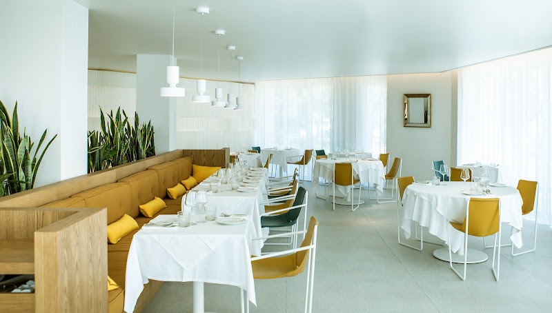 Restaurant l'Arbre et Bar en Haut — Bars sur les toits avec vue panoramique — Montpellier