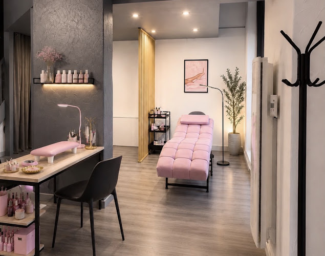 The Glow Beauty Bar & HeadSpa