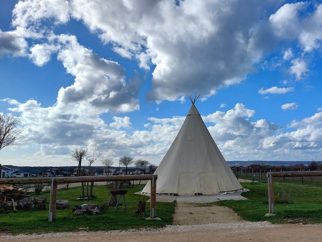 Ferme et Ecurie du Vermois — Yourtes & Tipis — Burthecourt-aux-Chênes