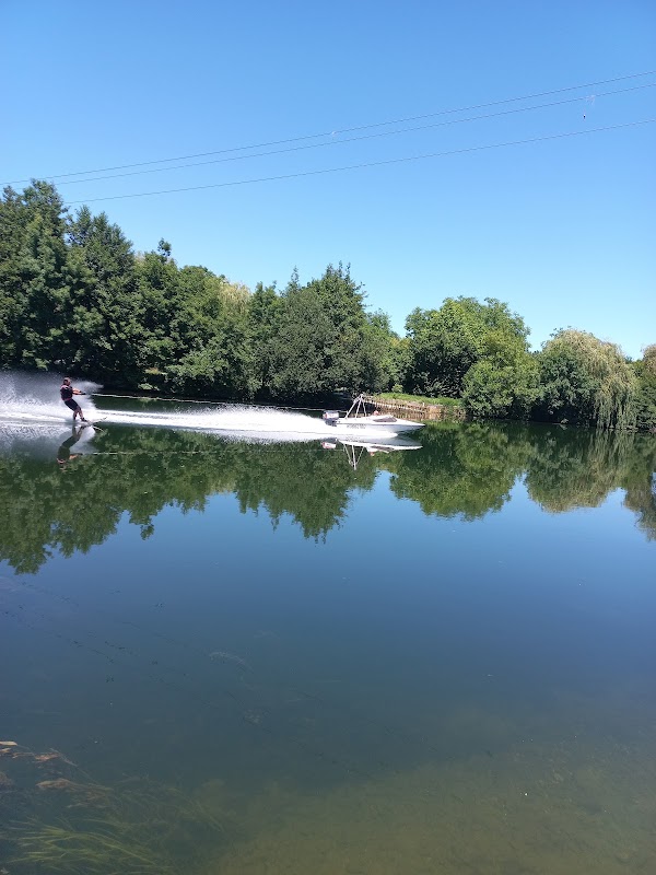 Aire de Loisirs du Bain des Dames