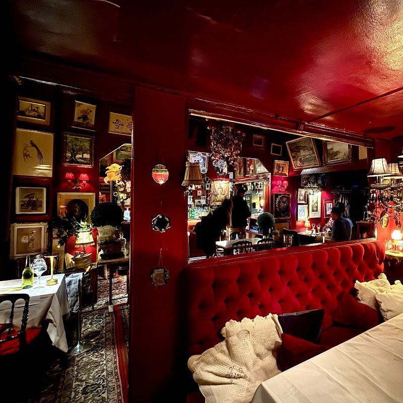 Les Demoiselles de Rochefort - Dîner rétro aux Pentes de la Croix-Rousse — Restaurants insolites — Lyon