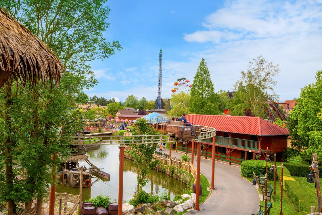 Dennlys Parc — Parcs d'attraction — Dennebrœucq