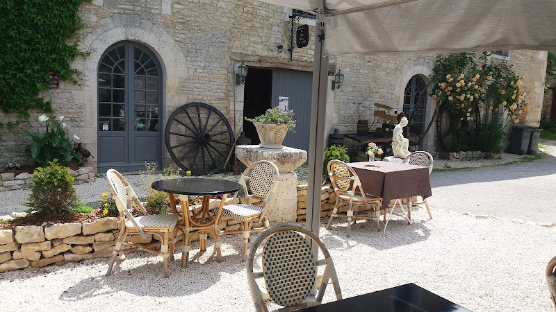 Le Moulin de Verteuil – restaurant dans un moulin encore en mouvement — Verteuil-sur-Charente