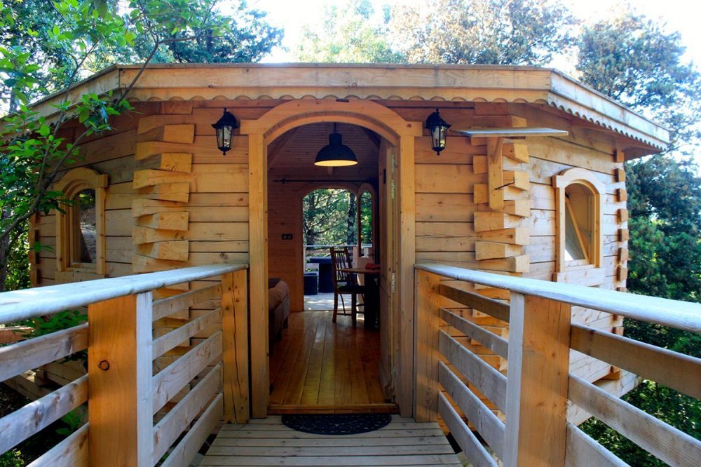 Les Cabanes dans les Bois- Logis Hôtel et Séminaires — Cabanes dans les arbres — Villalier