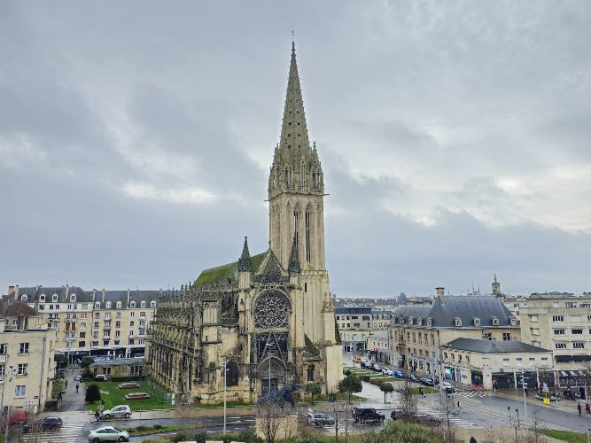 Église Saint-Pierre de Caen - flèche gothique et chevet Renaissance — Patrimoine — Caen