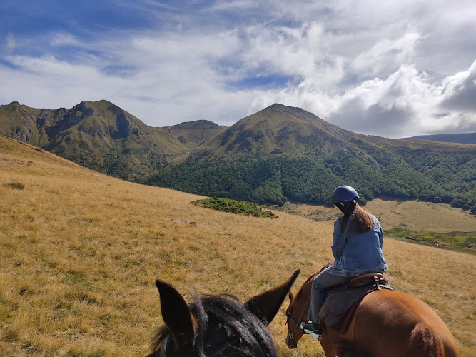 Sancy Cheval — Balade à cheval — Chastreix