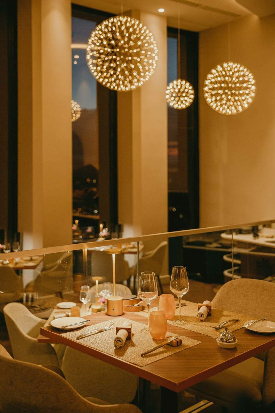 Celest – Dîner gastronomique à 150 m dans la Tour Crayon — Restaurants avec vue — Lyon