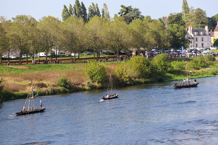 Cœur de Loire - Nuit sur le Bateau Atelier — Hébergements flottants — Meung-sur-Loire