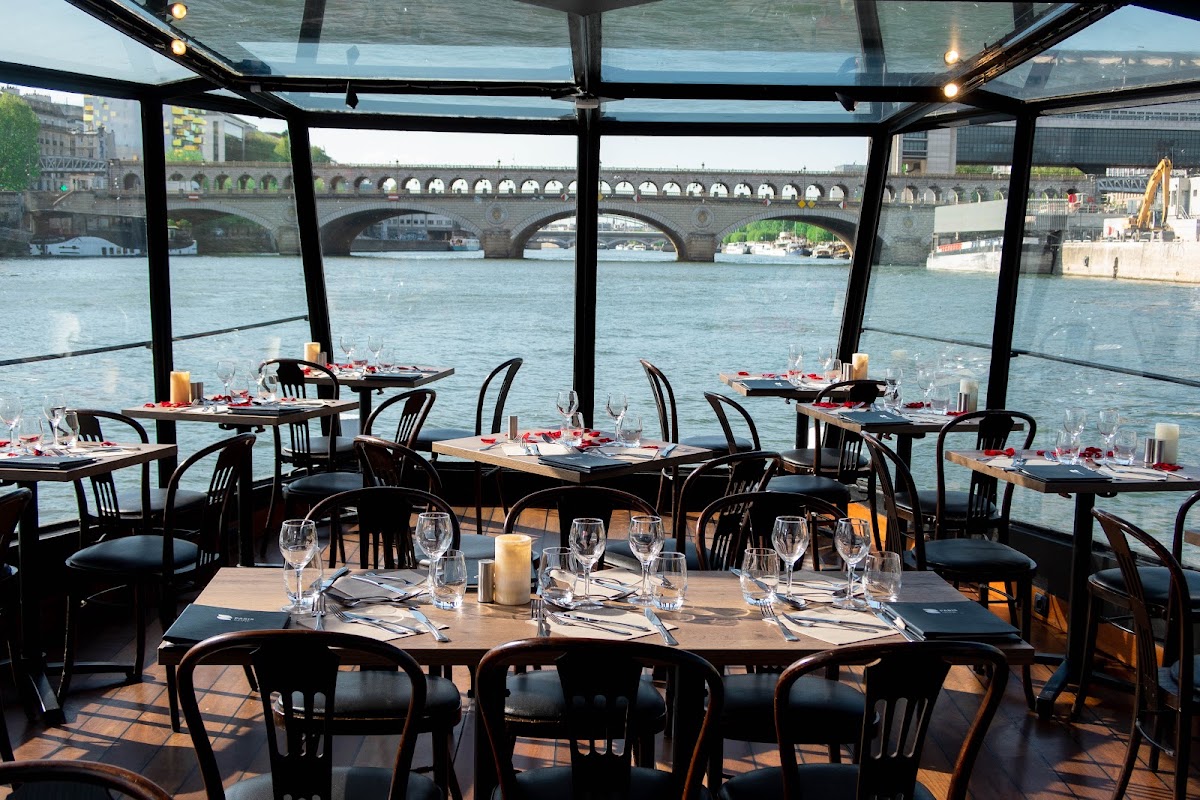 Paris Seine — Dîner-croisière & croisière gourmande — Paris