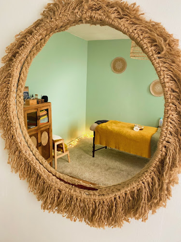 Madeleine on l’aime - Magali - Massage bien-être/relaxant - Drainage lymphatique - Massage visage - Massage ventre