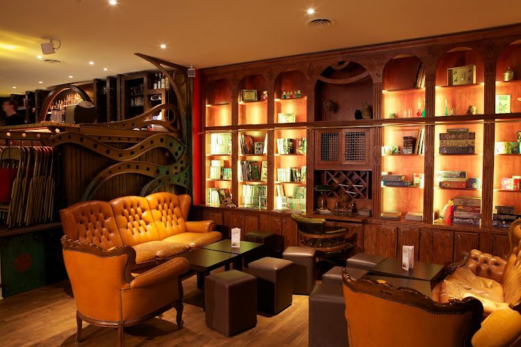 Dernier Bar avant la Fin du Monde - bar geek et ludothèque à Paris — Paris