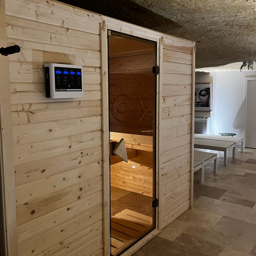 Suite Spa troglodyte du XII de Luynes - bassin de nage & sauna