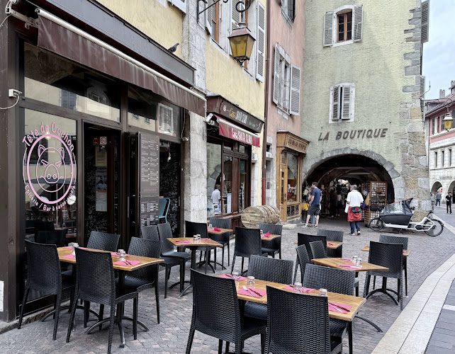 Tête de Cochon - tartin’flette et planches savoyardes à Annecy