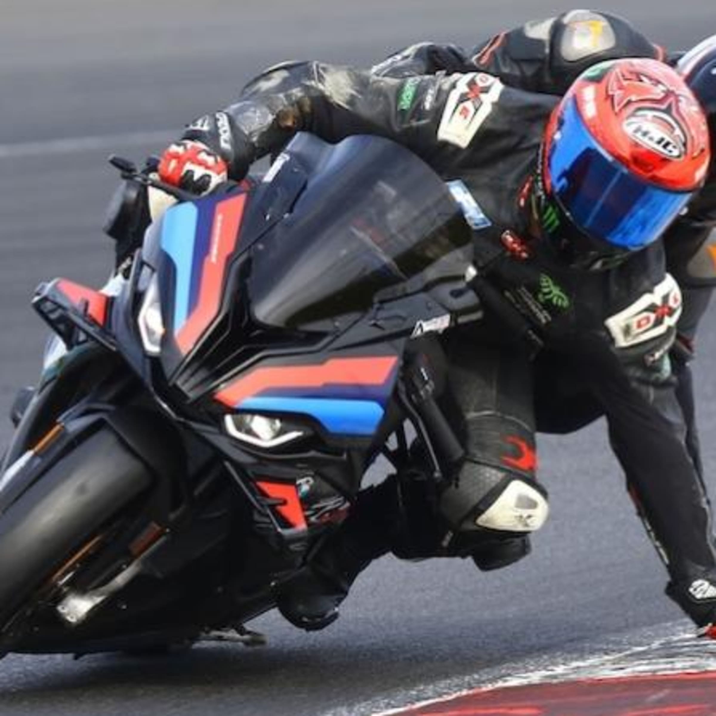 Baptême sur Piste en Moto sur le circuit Club de Magny-Cours