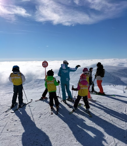 Ecole de ski et activités de montagne ESI Super Besse — Raquettes à neige — Besse-et-Saint-Anastaise
