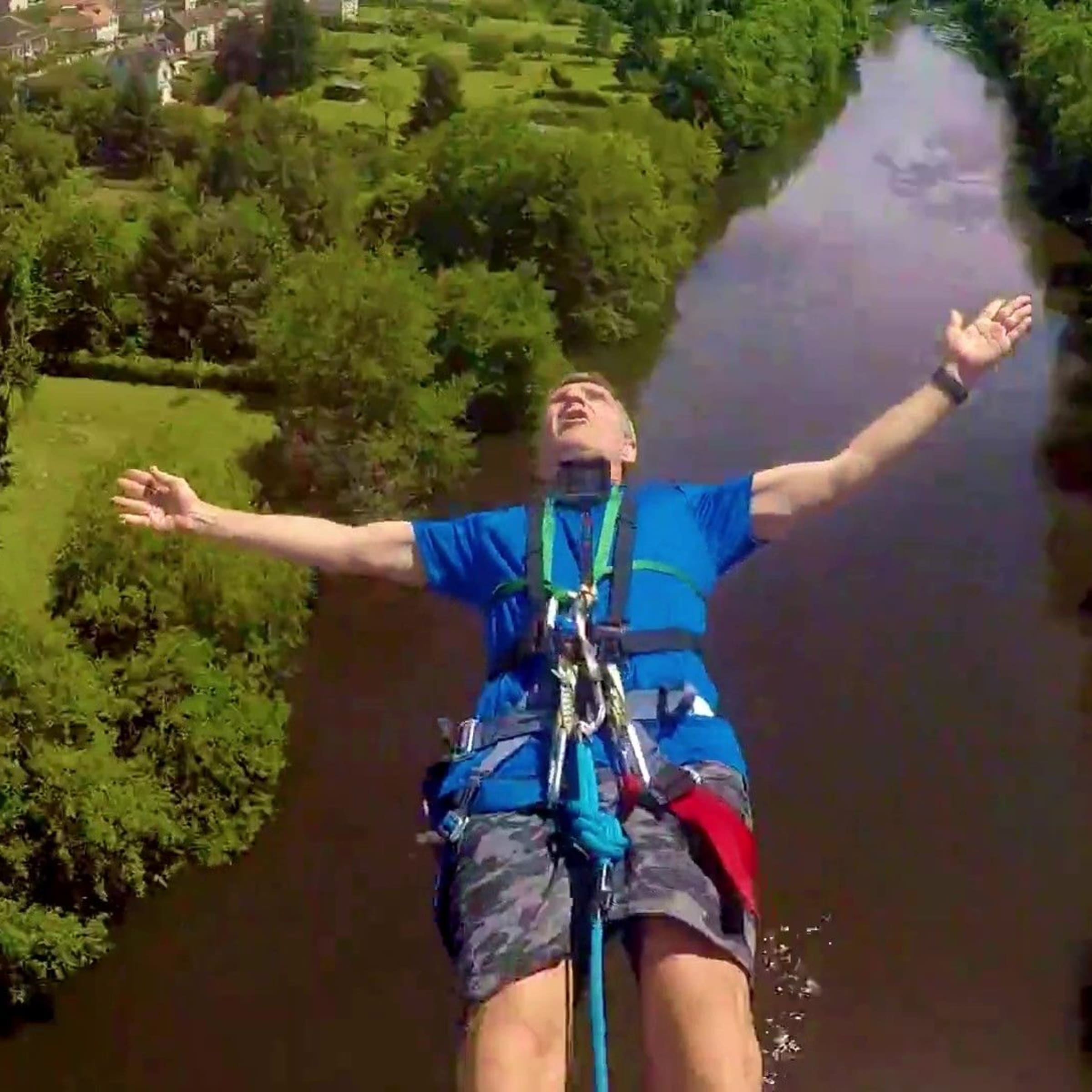 Saut à l'élastique depuis le Viaduc de Le Blanc