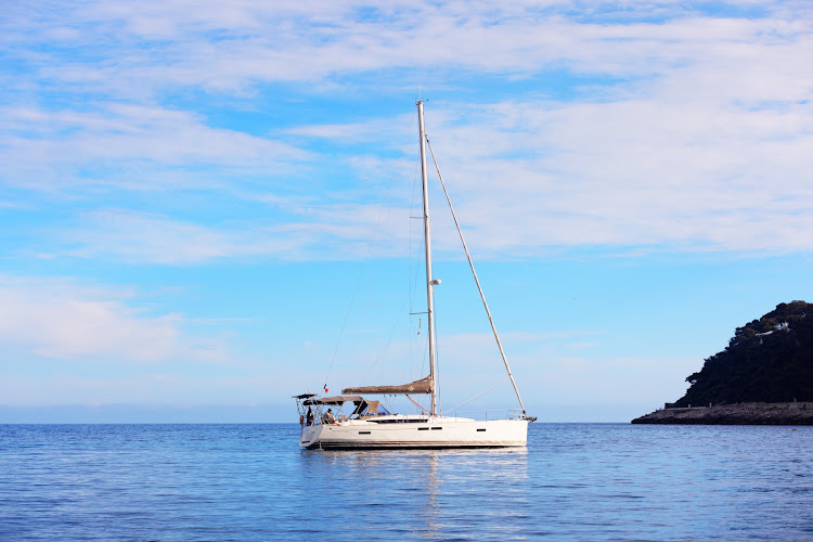 Aqua d'Aïa : croisiere en voilier et services nautiques, entreprise familiale, Beaulieu-sur-mer Côte d'Azur — Dîner-croisière & croisière gourmande — Beaulieu-sur-Mer