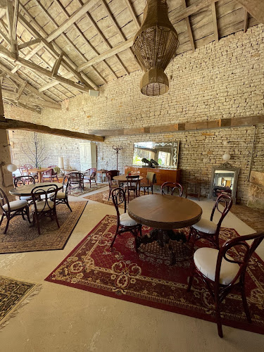 Chez des Gens – restaurant dans une ancienne étable à Bréville — Restaurants insolites — Bréville