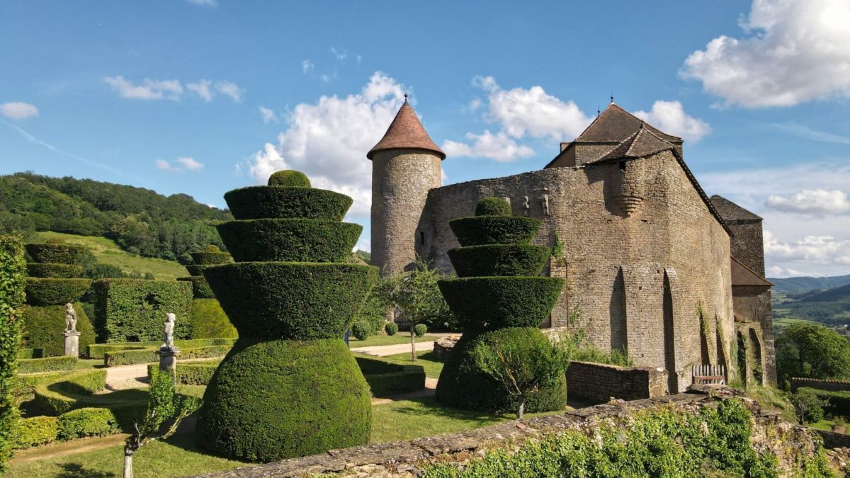 Forteresse de Berzé-le-Châtel — Visiter un château — Berzé-le-Châtel