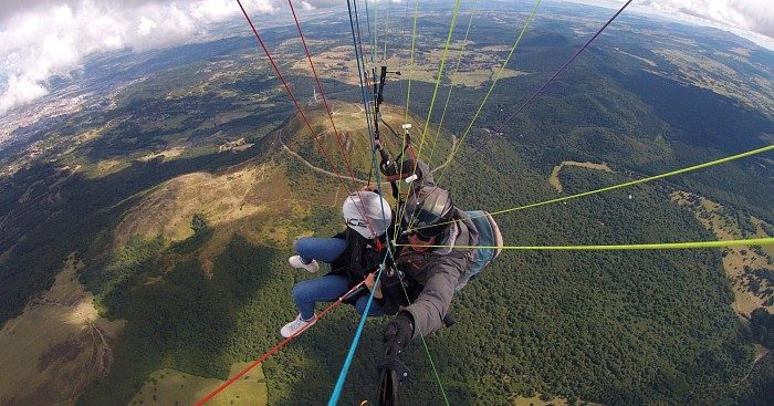 Ekxod Parapente puy de dôme Auvergne — Baptême en parapente — Orcines