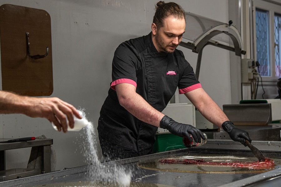 Confiserie Bressaude — fabrication de bonbons dans l’atelier de La Bresse — Visite de fabrique gourmande & spécialités du terroir — La Bresse