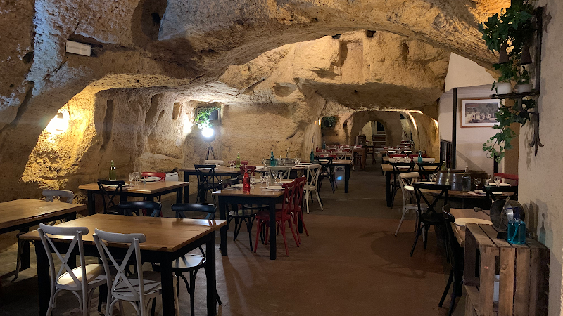Le Caveau — Repas dans une grotte aménagée — Doué-en-Anjou