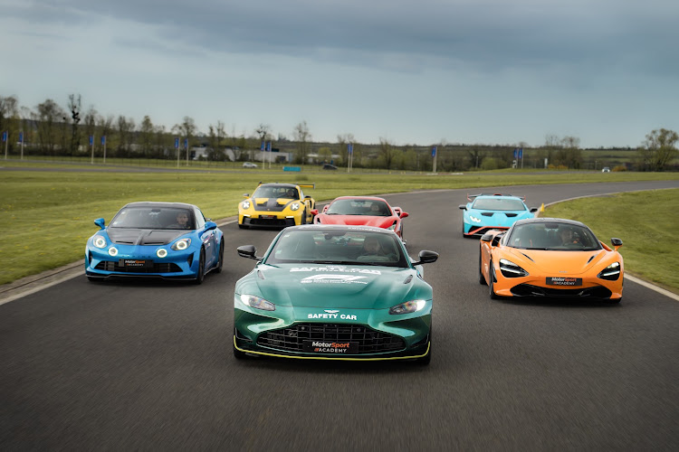 Circuit le Bugey - Motorsport Academy — Stage de pilotage Ferrari, Lamborghini, Porsche, Aston Martin,... — Château-Gaillard