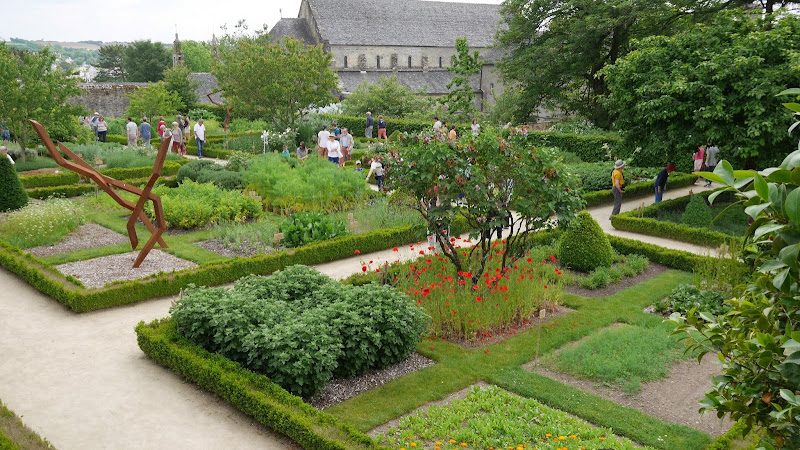 Abbaye de Daoulas – jardins, exposition et patrimoine médiéval — Musées Historiques — Daoulas