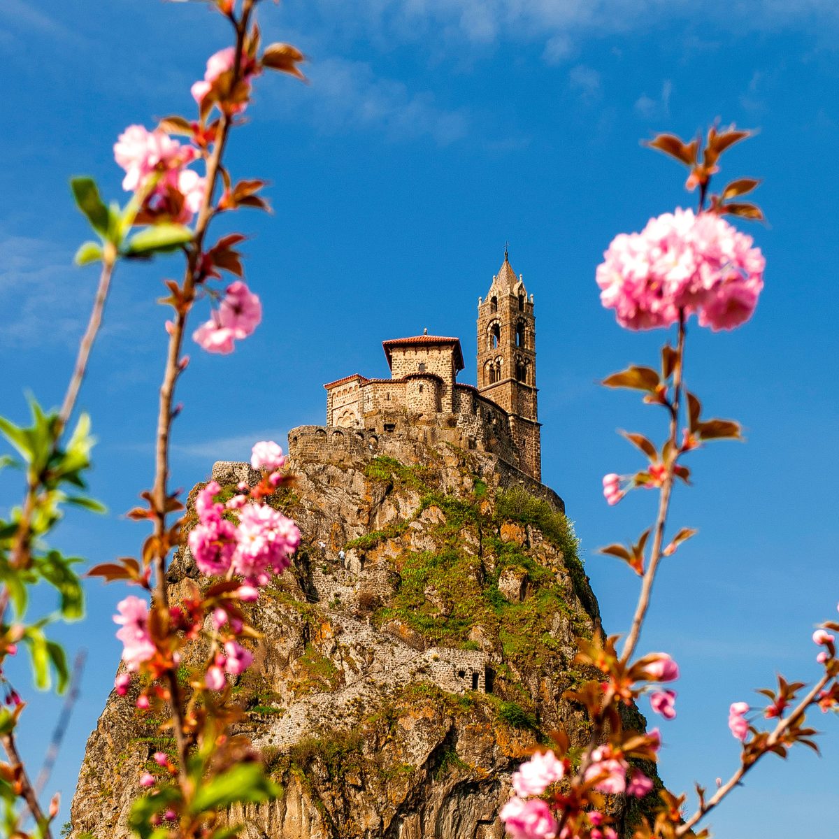 Rocher Saint-Michel d'Aiguilhe — Patrimoine — Aiguilhe