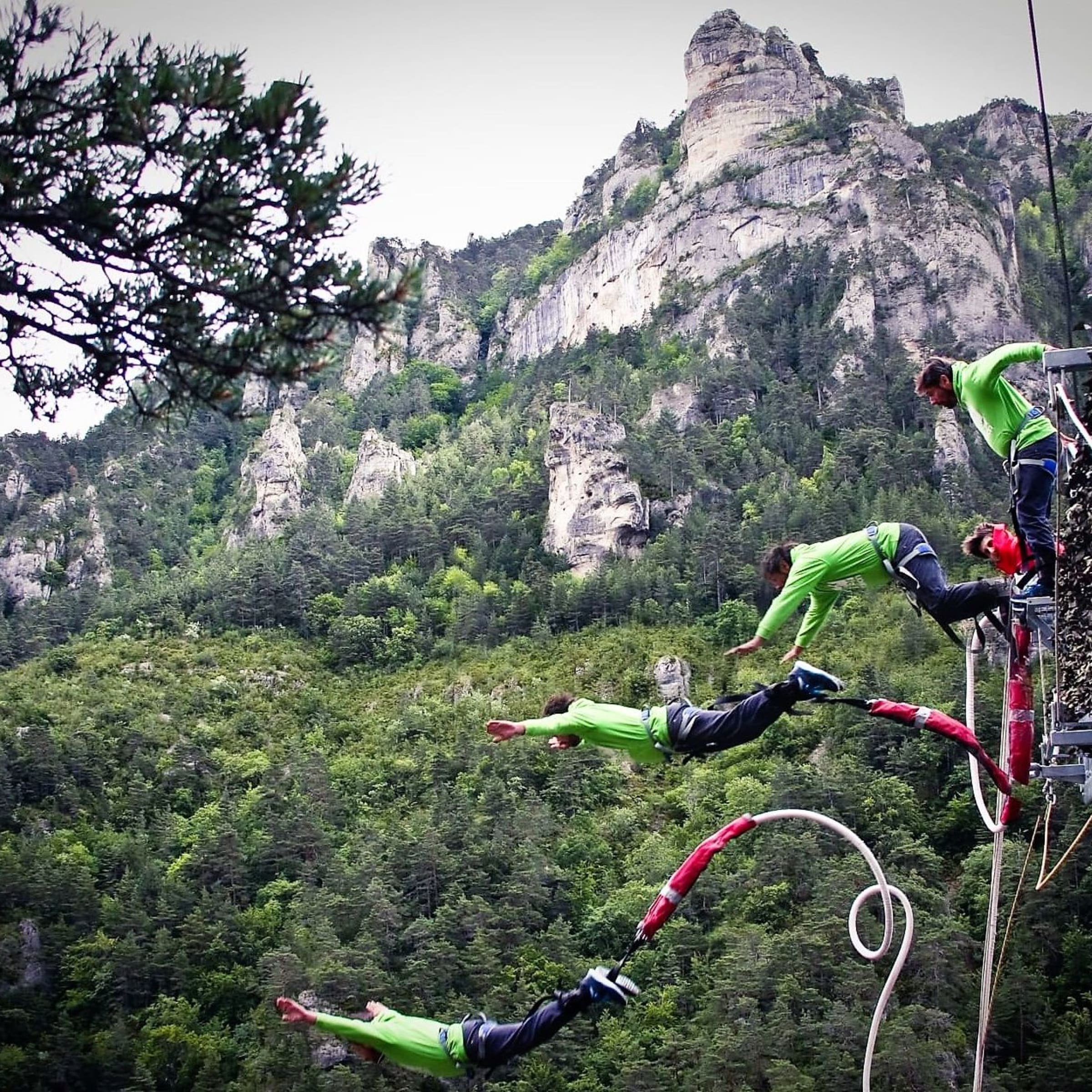 Saut à l'élastique "Le 107" au cœur des Gorges du Tarn