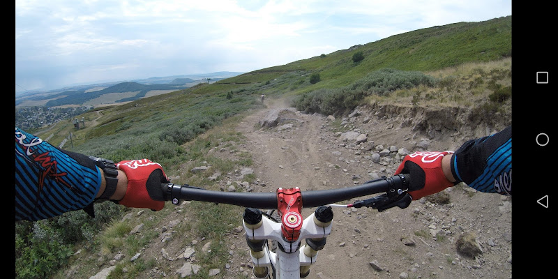 Centsix Snowscoot & VTT - Location & Vente — Randonnée VTT — Besse-et-Saint-Anastaise