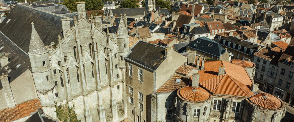 Palais des ducs d'Aquitaine — Patrimoine — Poitiers