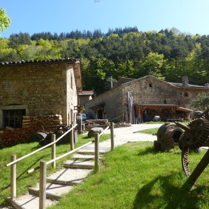 Moulin des Massons — fabrication d’huiles de noix, colza et noisette avec dégustation — Visite de fabrique gourmande & spécialités du terroir — Saint-Bonnet-le-Courreau