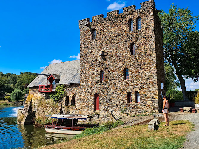 Bateau-restaurant L’Hirondelle – Domaine du Moulin — Dîner-croisière & croisière gourmande — Chenillé-Champteussé