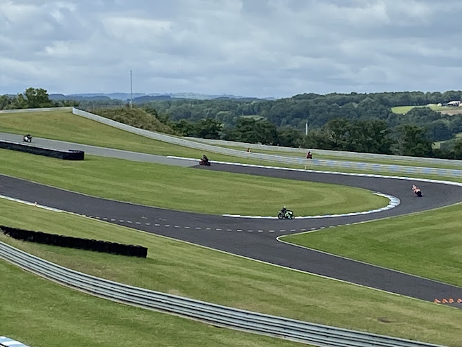 Circuit du Mas du Clos — Stage de pilotage Ferrari, Lamborghini, Porsche, Aston Martin,... — Saint-Avit-de-Tardes