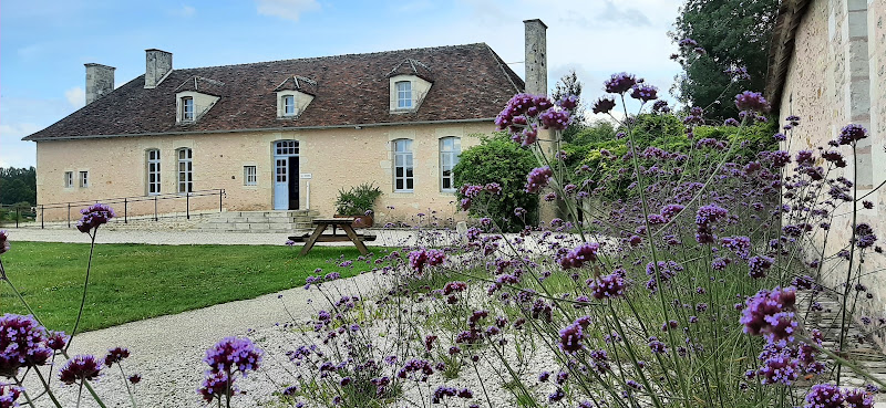La Société Protectrice des Animaux (SPA) - Grand Refuge de Pervenchères — Stage de survie — Pervenchères