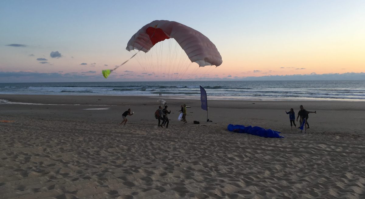 AIR MAUSS PARACHUTISME BORDEAUX — Saut en Parachute - Tandem — Bordeaux