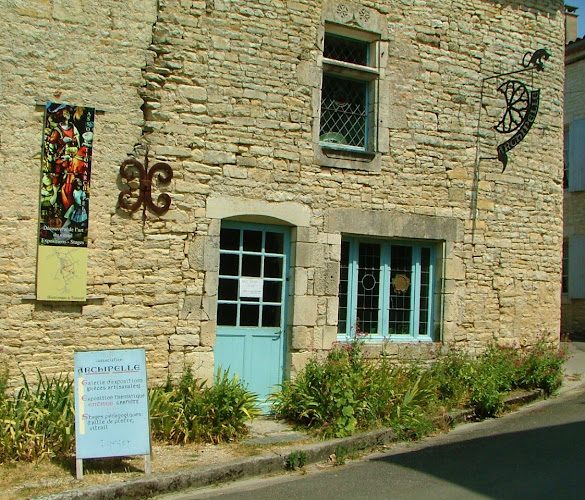 Archipelle à Tusson - galerie du vitrail et stages d’initiation — Visite de manufactures & ateliers d'artisans — Tusson