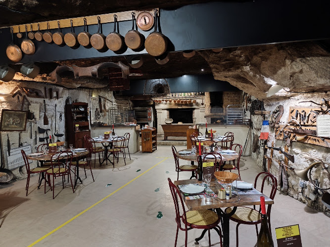 La Cave aux Fouées - Amboise — Repas dans une grotte aménagée — Amboise