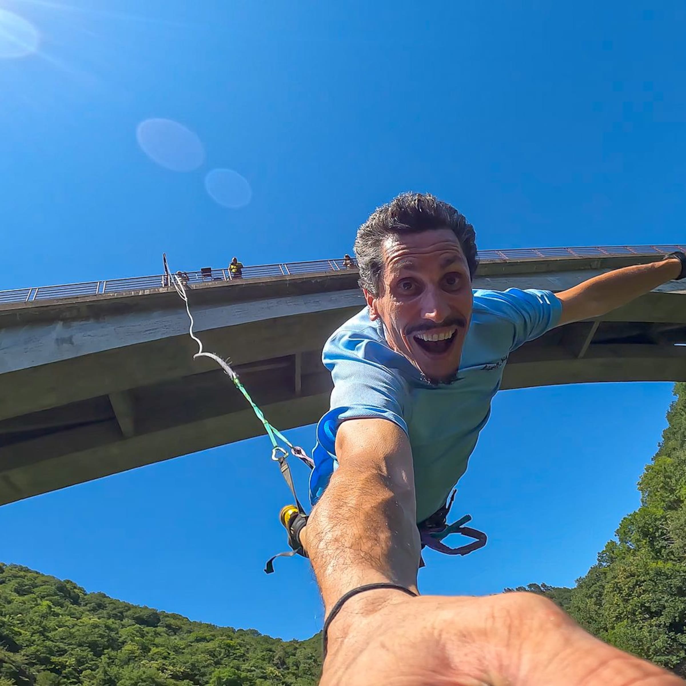 Saut à l'élastique du Pont de Bezergue