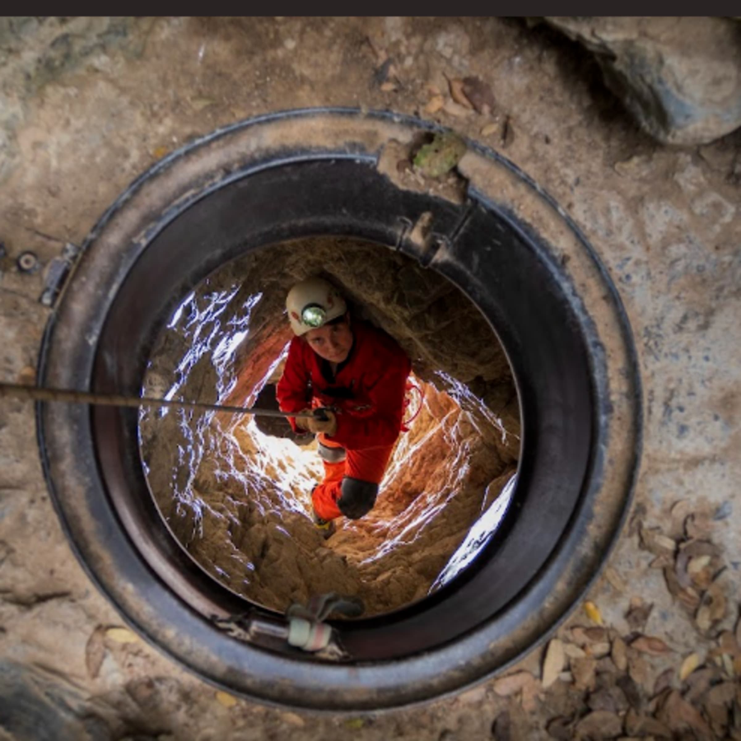 Spéléologie dans la Grotte Fontaine de Champclos