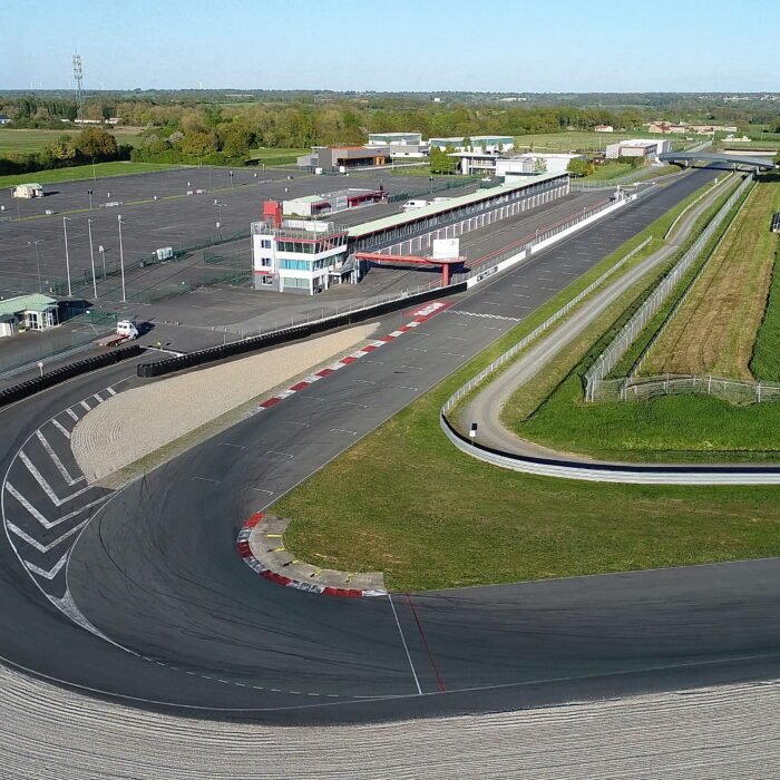 Circuit du Val de Vienne — Stage de pilotage enfant — Le Vigeant