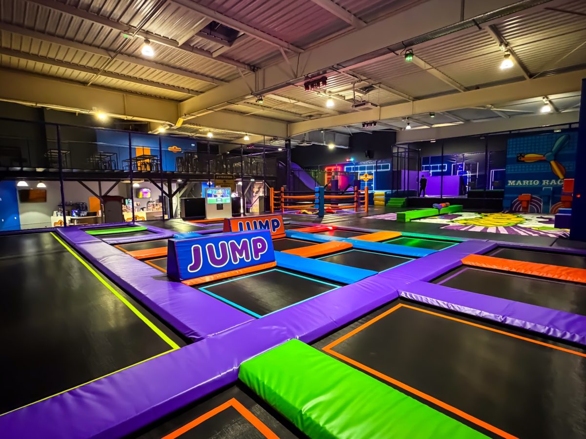 Urban Jump Trampoline Park Roissy en Brie — Session de Trampoline Park pour Enfants et Adultes — Roissy-en-Brie