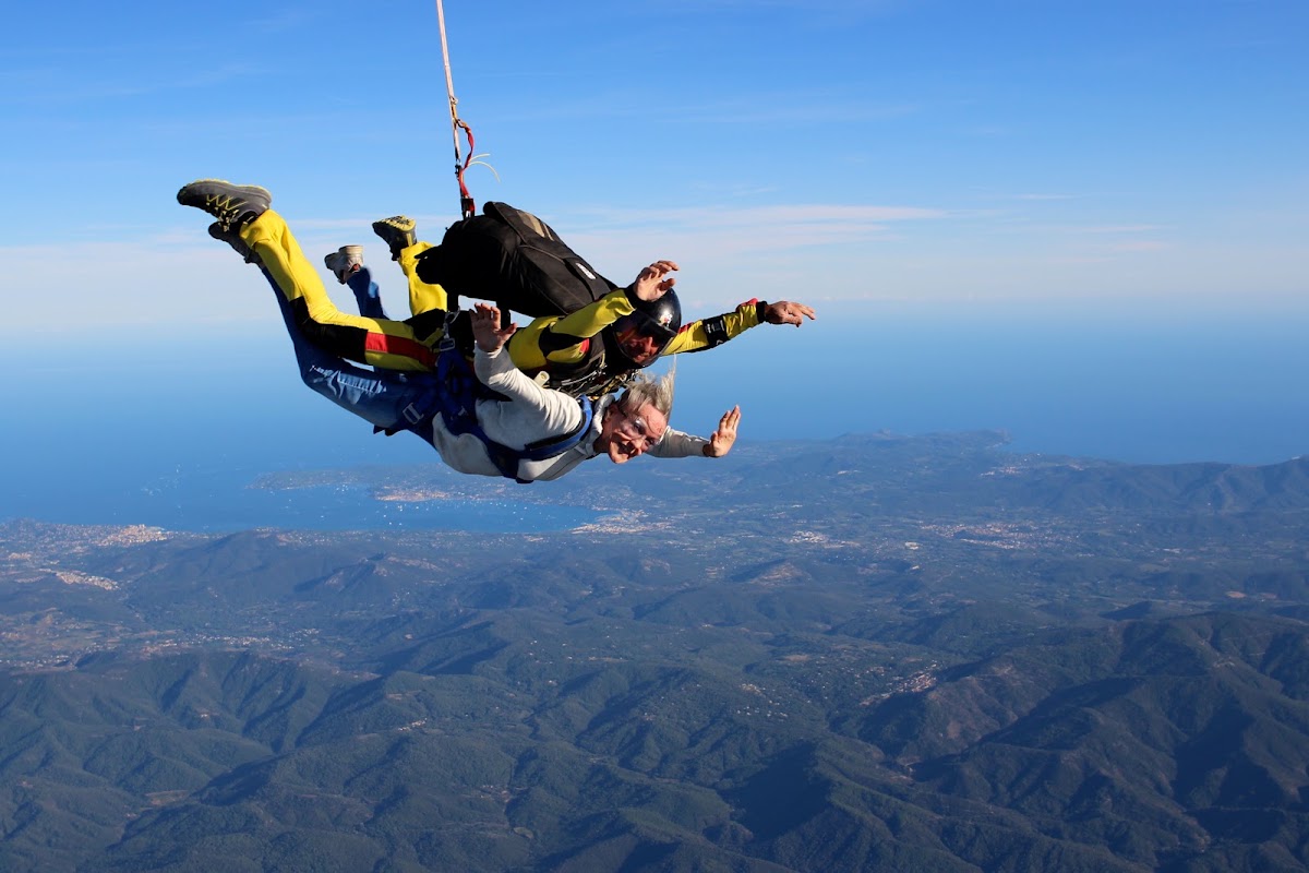 Atlas Parachutisme : saut en parachute tandem — Le Cannet-des-Maures