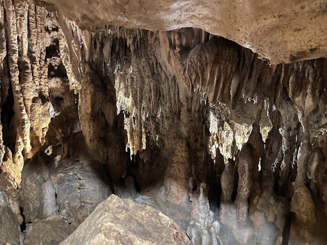 Grottes du Quéroy — Patrimoine — Chazelles