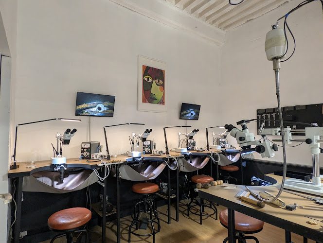 Maison Favier - Les Ateliers Joailliers - Création de Bijoux Personnalisés en Atelier - Lyon