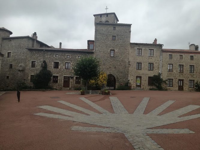 Les couleurs de Marols - jeu de piste Baludik dans le village d’artistes - Marols