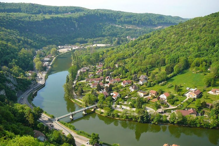 Riverly Dole (Nicols) - Location bateau sans permis — Location de bateaux sans permis — Dole