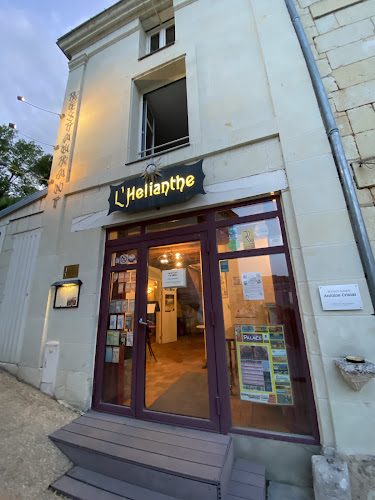 L'Hélianthe — Repas dans une grotte aménagée — Turquant