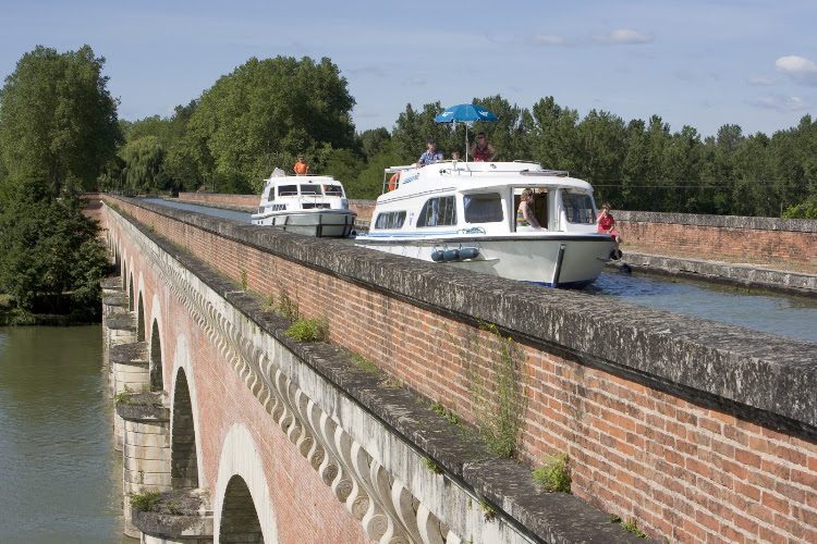 Le Boat Le Mas-d’Agenais - bateau habitable sans permis en Aquitaine — Location de bateaux sans permis — Le Mas-d'Agenais